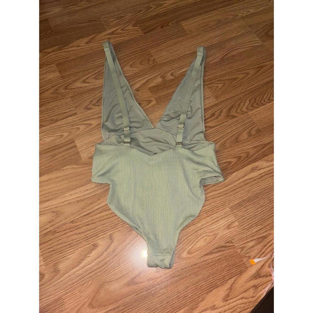 Salty Weekend Fiji Sage Green One Piece Swimsuit Size Large - Picture 8 of 11